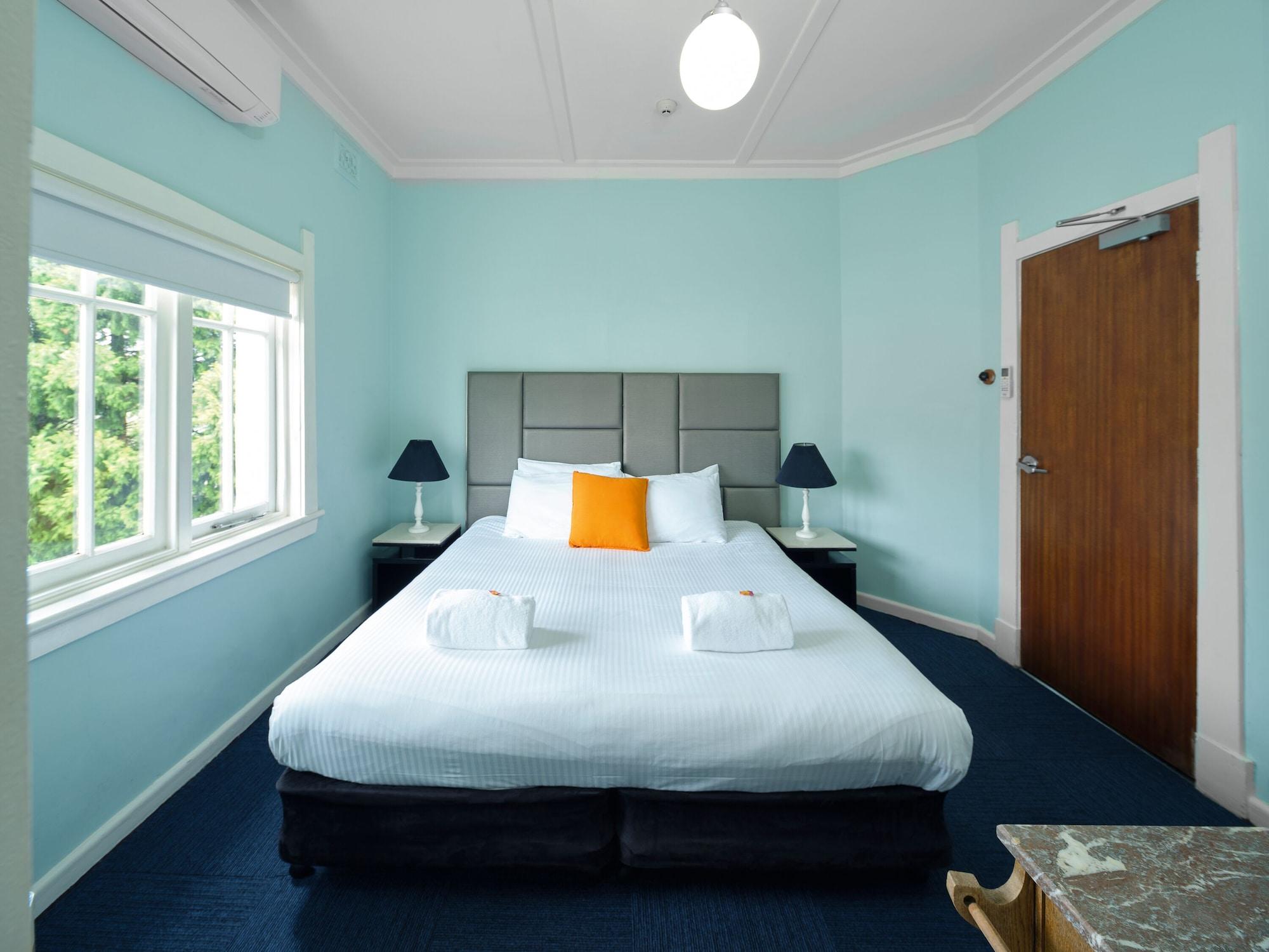Hotel Blue & 4*